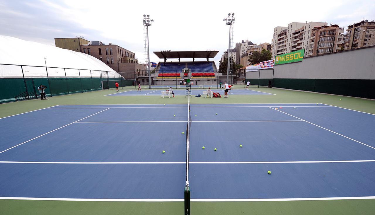 Tbilisi Apartment Tennis Court Exterior photo