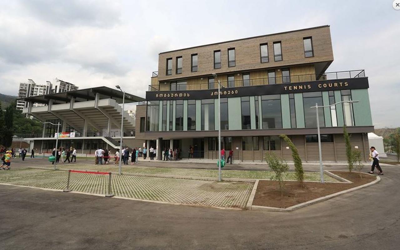 Tbilisi Apartment Tennis Court Exterior photo